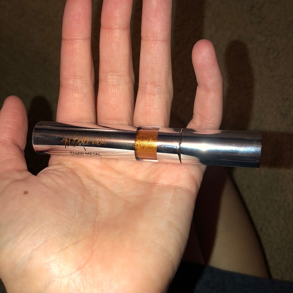 Estée Edit liquid eyeshadow